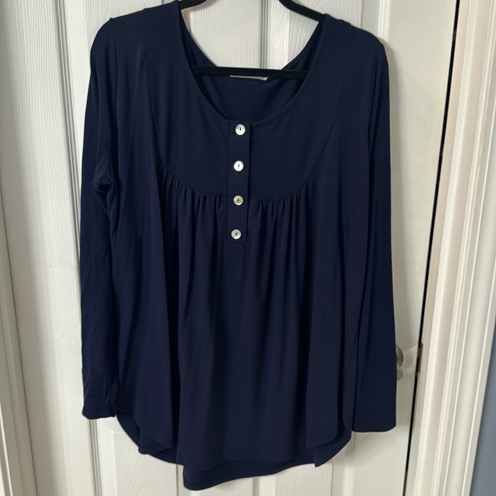 Like new navy Zenna top size XL